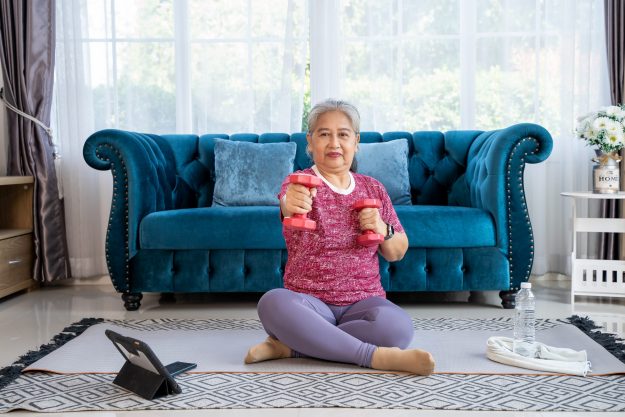 prevent alzheimer's disease in seniors with exercise
