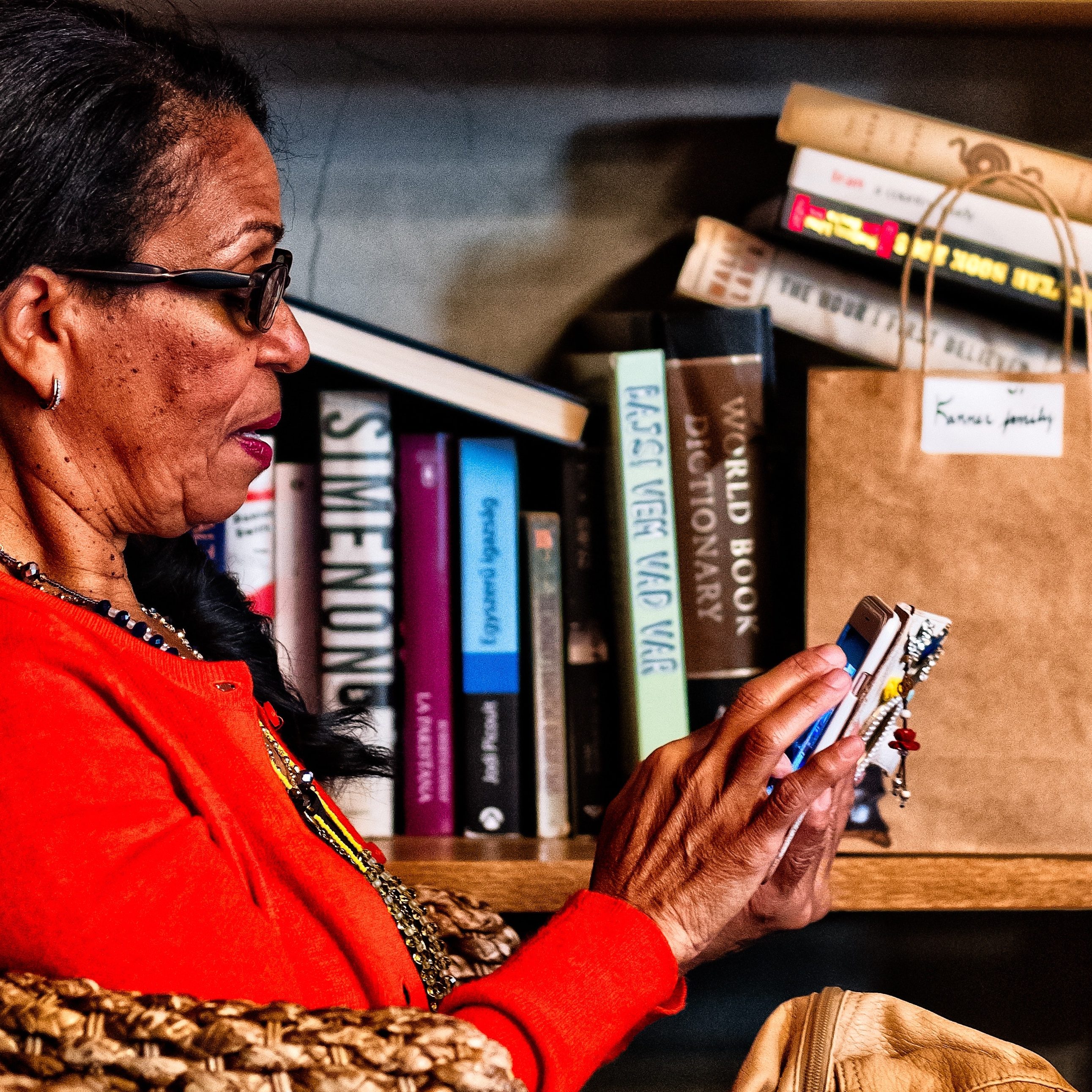 Tech gadgets in Manhattan & Staten Island